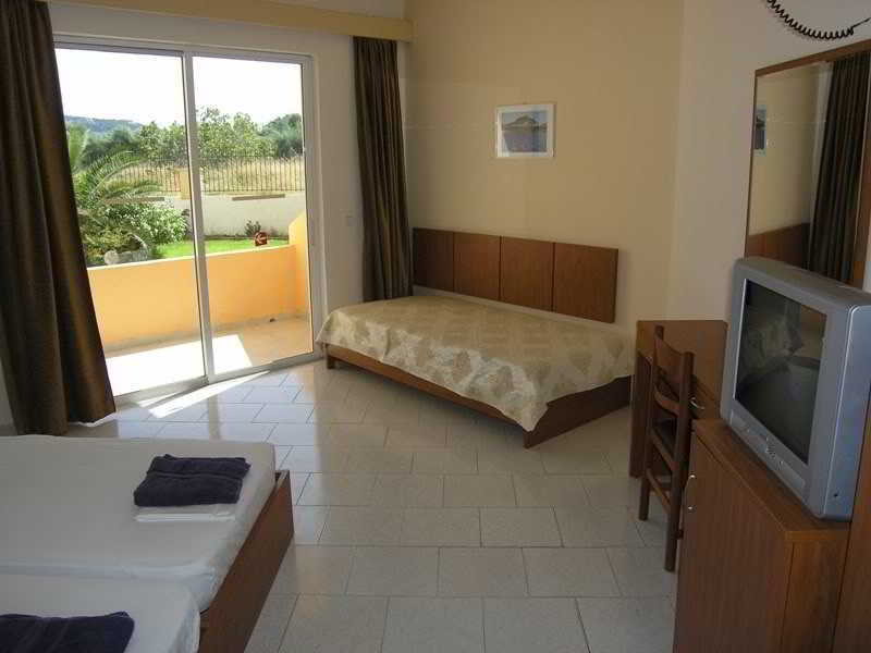 Lyristis Dinos Studios & Apartments Faliraki Esterno foto