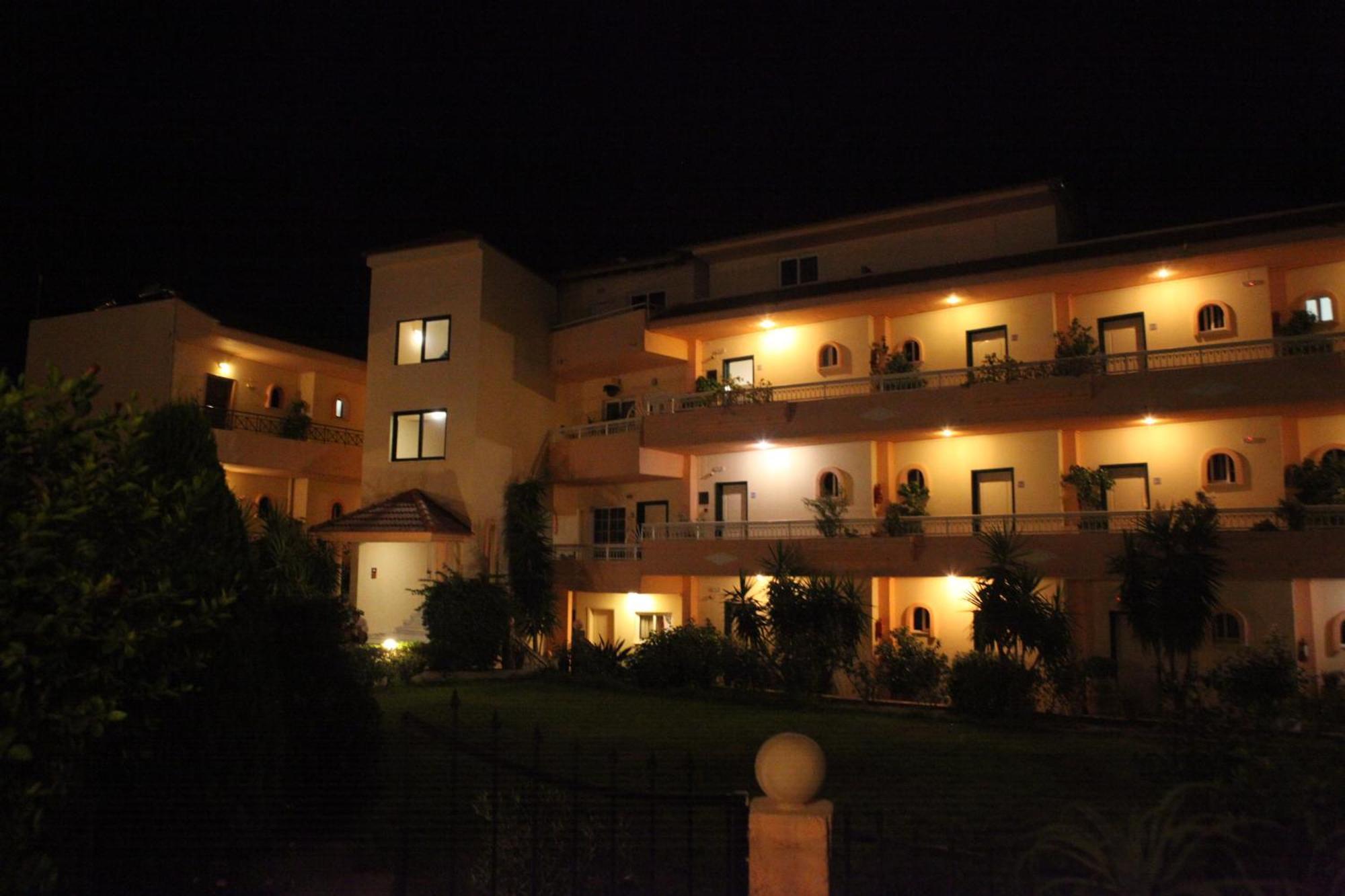 Lyristis Dinos Studios & Apartments Faliraki Esterno foto