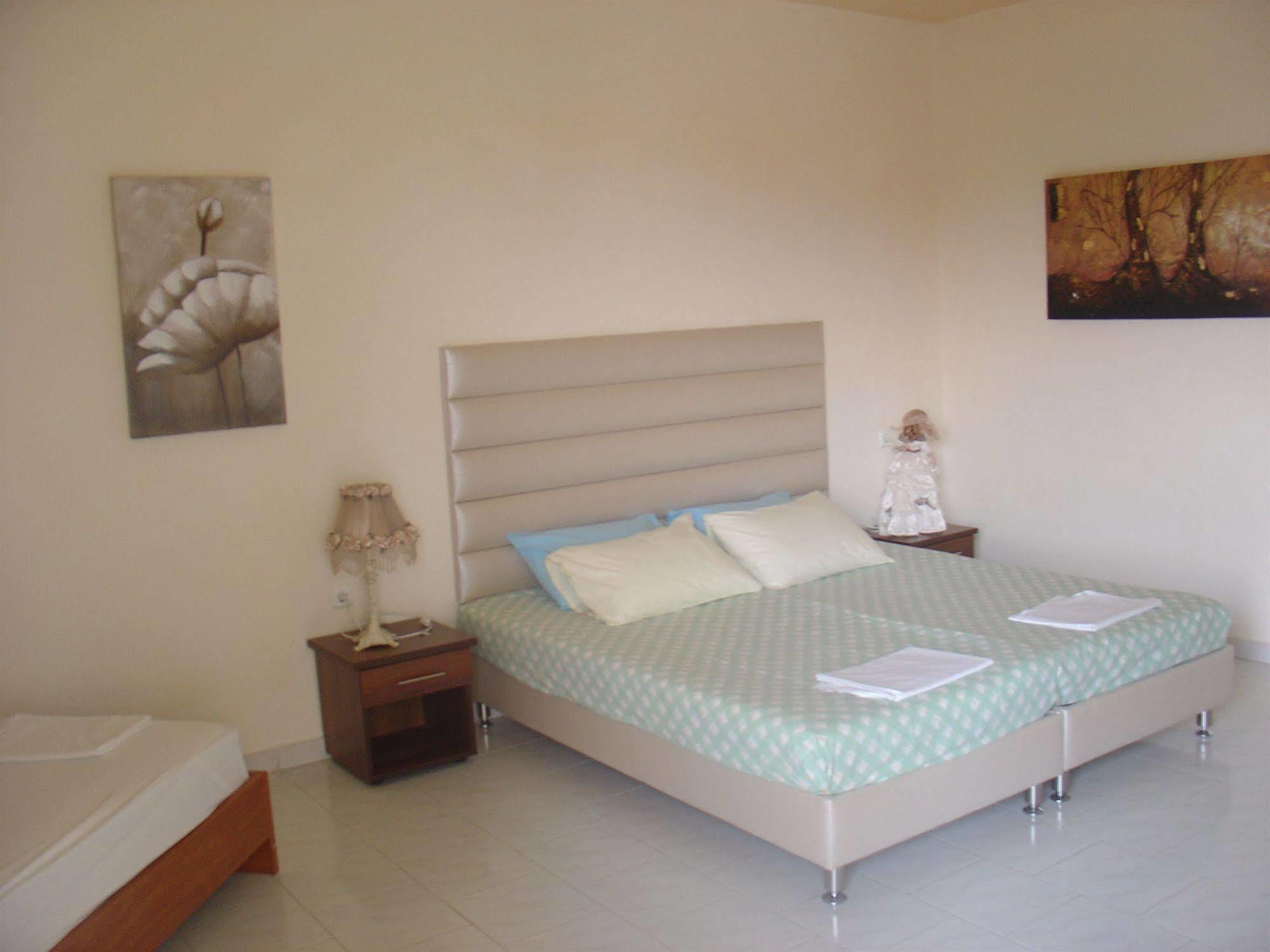 Lyristis Dinos Studios & Apartments Faliraki Esterno foto