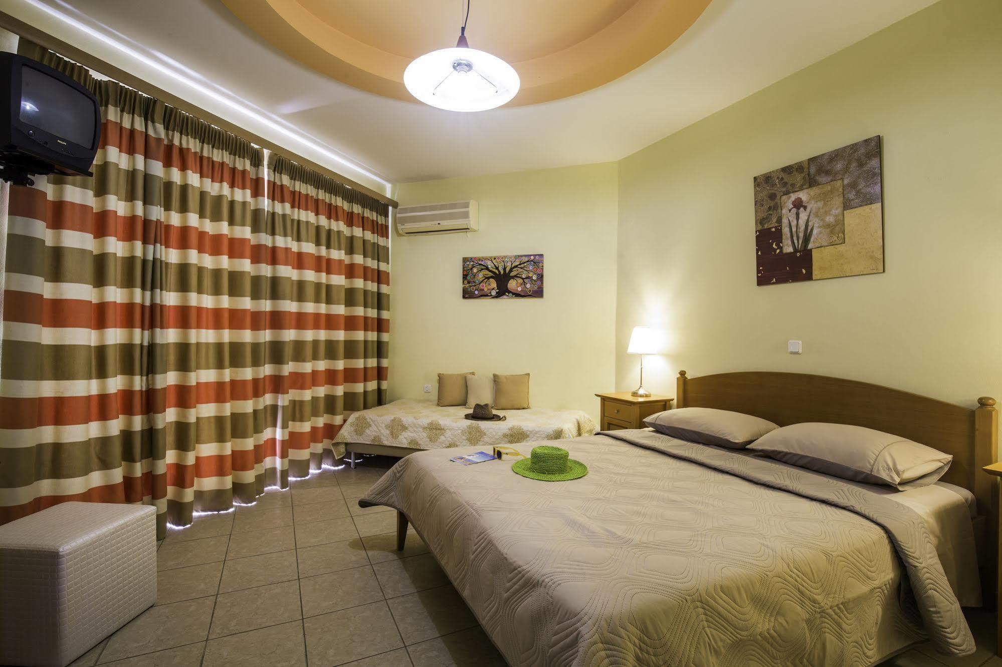 Lyristis Dinos Studios & Apartments Faliraki Esterno foto